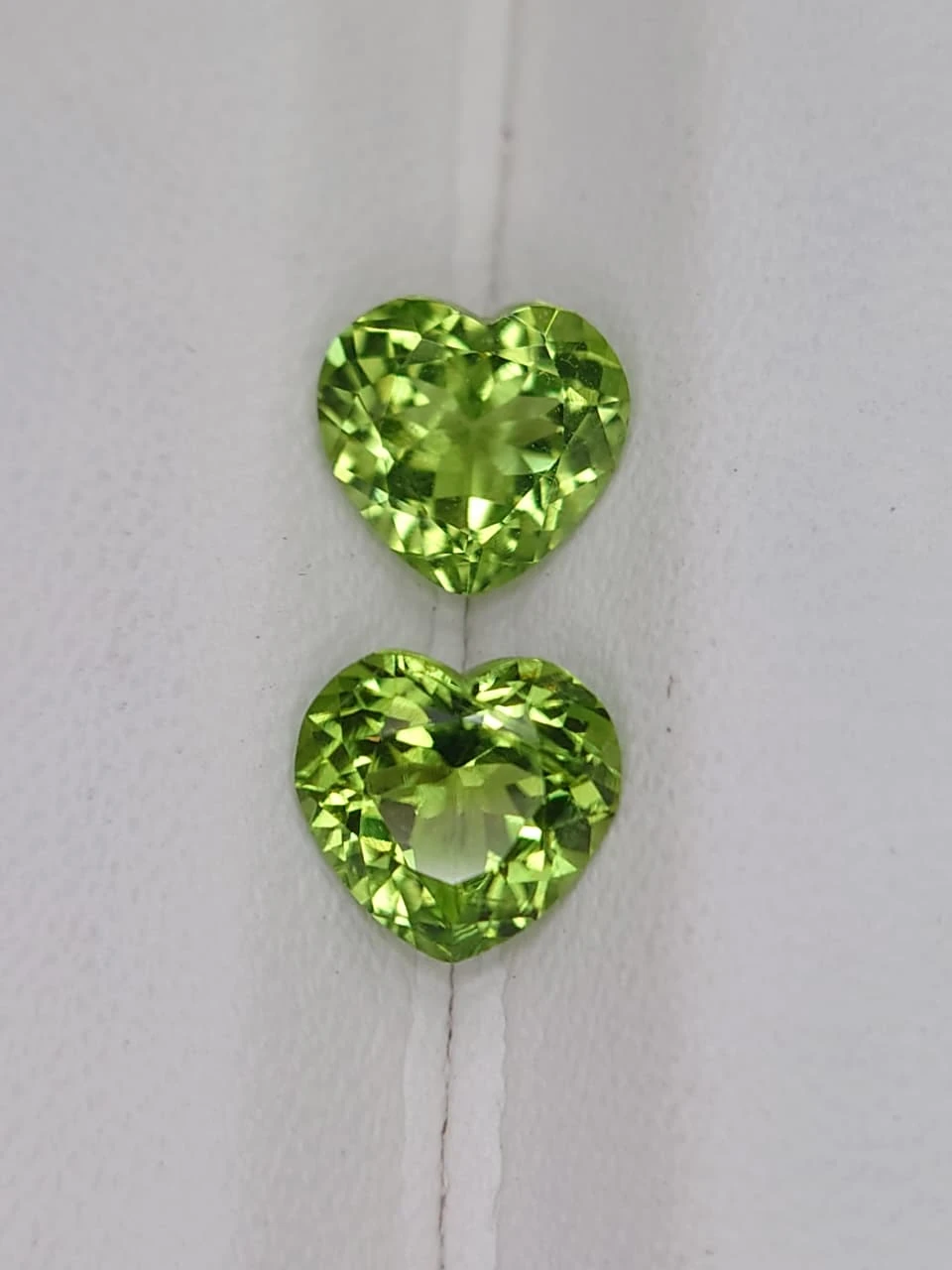 1.9ct & 1.85ct Natural Heart Faceted Peridot Pair from Pakistan — view 4